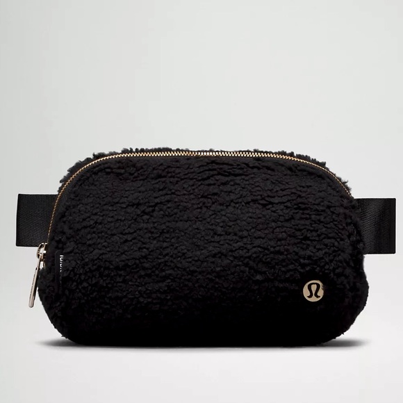 lululemon athletica Handbags - Everywhere Belt Bag 1L (fleece)